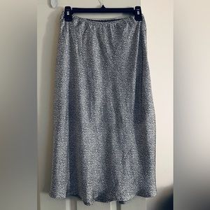 Cute dressy patterned skirt